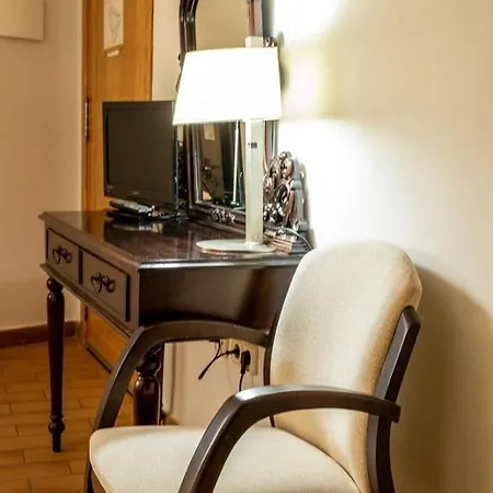 Castillo Fortaleza De Hotel Ateca